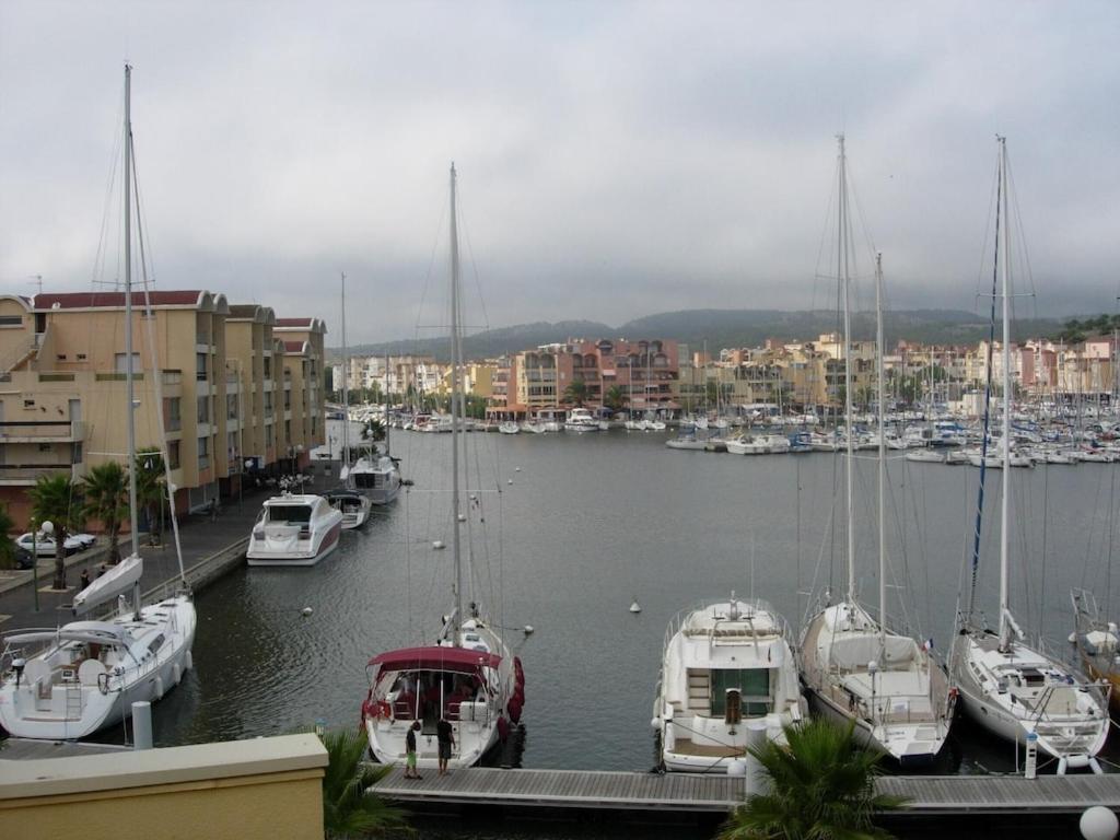 Gruissan Appartement Calme, Vue Sur Port De Plaisance -Clim, Empl.Parking ภายนอก รูปภาพ