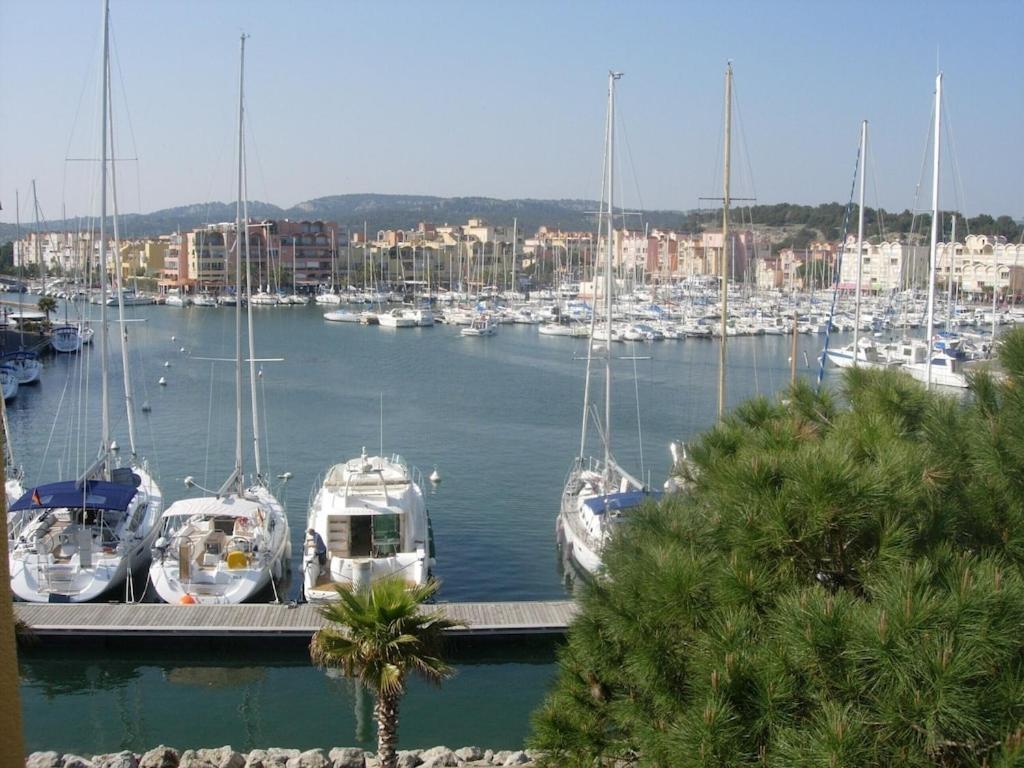 Gruissan Appartement Calme, Vue Sur Port De Plaisance -Clim, Empl.Parking ภายนอก รูปภาพ