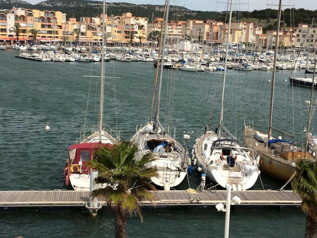 Gruissan Appartement Calme, Vue Sur Port De Plaisance -Clim, Empl.Parking ภายนอก รูปภาพ