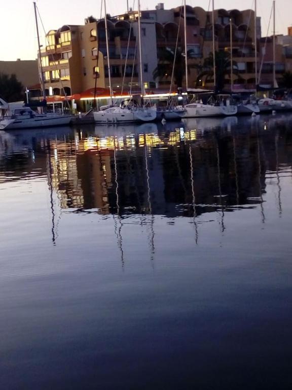 Gruissan Appartement Calme, Vue Sur Port De Plaisance -Clim, Empl.Parking ภายนอก รูปภาพ