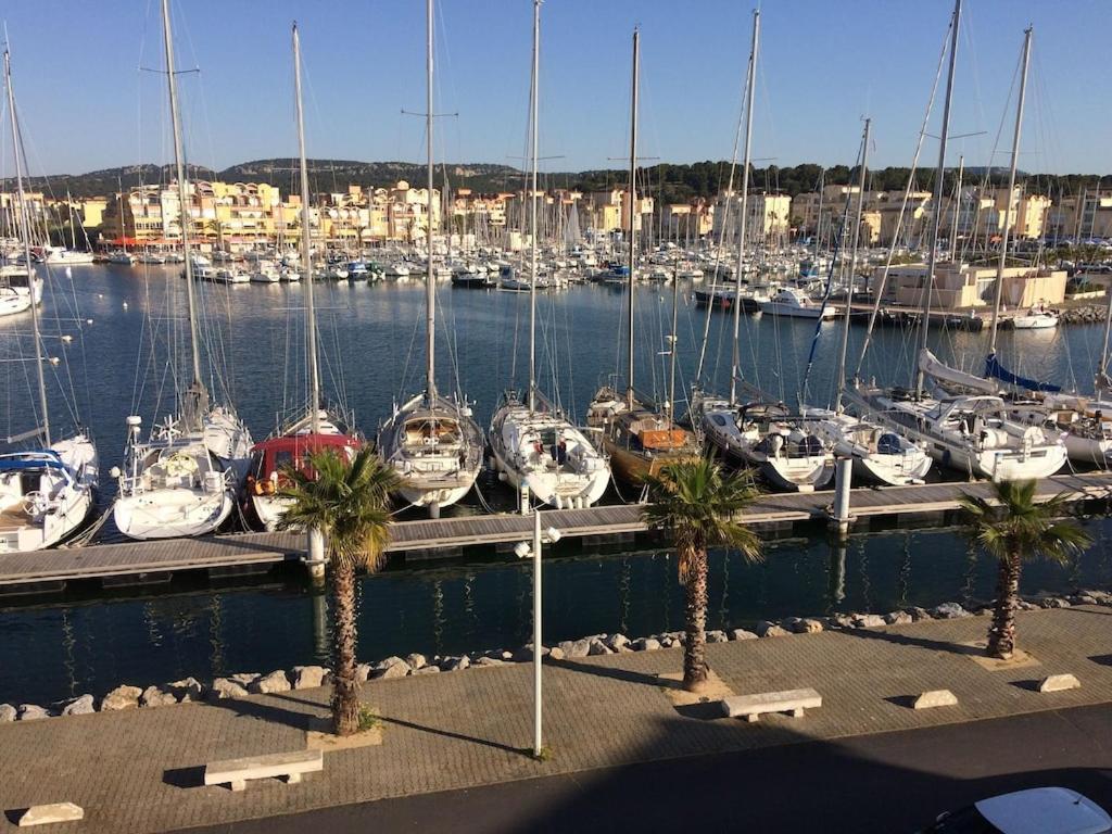 Gruissan Appartement Calme, Vue Sur Port De Plaisance -Clim, Empl.Parking ภายนอก รูปภาพ